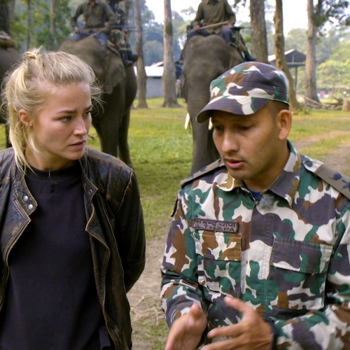 Geraldine op patrouille met Nepalese leger